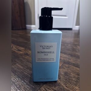 New ….VS Bombshell Isle lotion